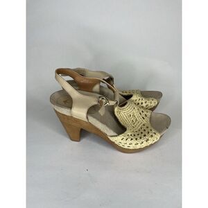 Earthies Beige Knit Leather Peep Ankle Strap Heel Sandals Women’s Sz 8B US/39EU